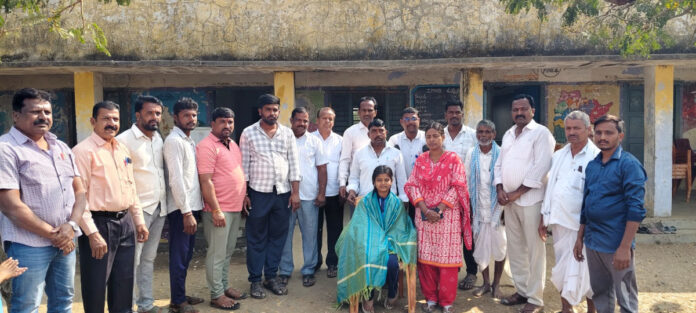 విద్యార్థినికి ఘన సన్మానం