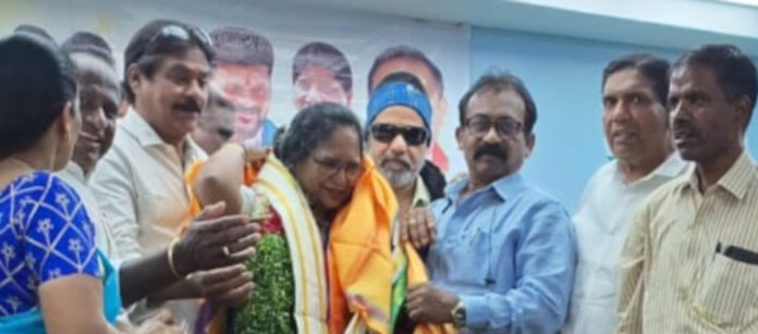 ఎస్తేర్ రాణికి ఘన సన్మానం..