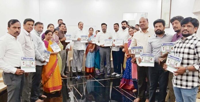 అగ్రి డాక్టర్స్ 2026 డైరీని ఆవిష్కరించిన మంత్రి తుమ్మల