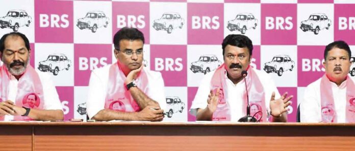 జంటనగరాల ఉనికి లేకుండా జీహెచ్ఎంసీ వార్డుల విభజన