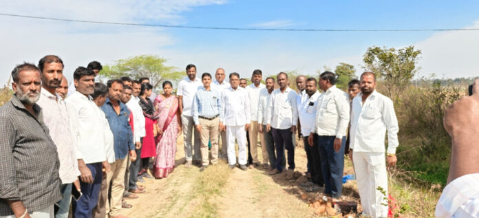 అభివృద్ది పనులను ప్రారంభించిన బక్కీ వెంకటయ్య