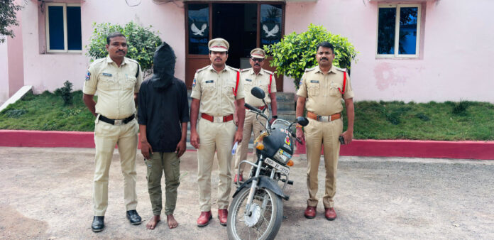 పరకాలలో బైక్ దొంగ అరెస్ట్..