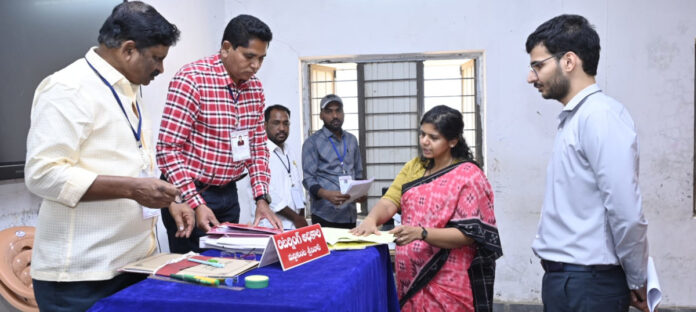 అనవసర తప్పిదాలకు తావు లేకుండా జాగ్రత్తలు తీసుకోవాలి: కలెక్టర్