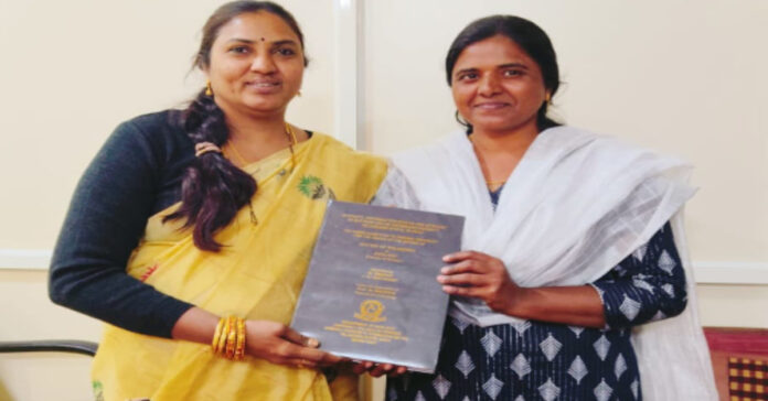 కారం వనజకు డాక్టరేట్