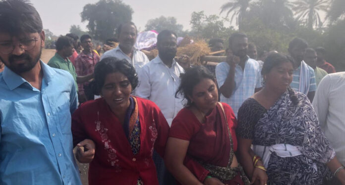 అధైర్య పడొద్దు.. ప్రభుత్వం అండగా ఉంటుంది