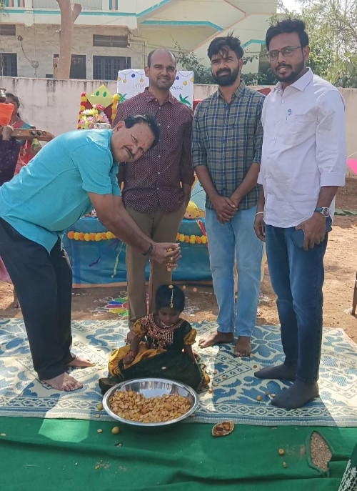 శ్రీ సరస్వతీ విద్యామందిర్లో ముందస్తు సంక్రాంతి వేడుకలు