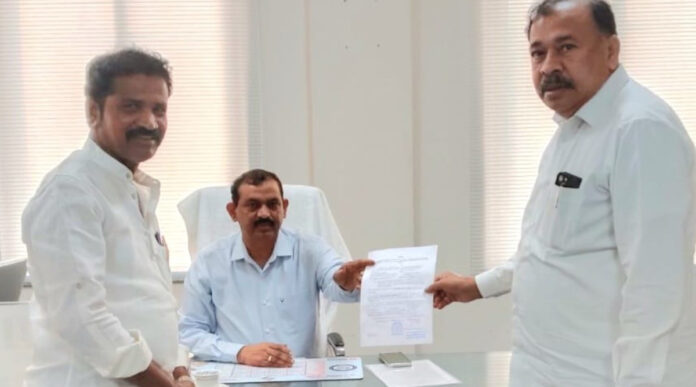 అదనపు కలెక్టర్కు ‘ఫామ్-ఎ’ అందజేత