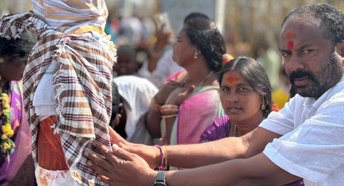 Former Chairman Mondayya receives VIP darshan in Medaram