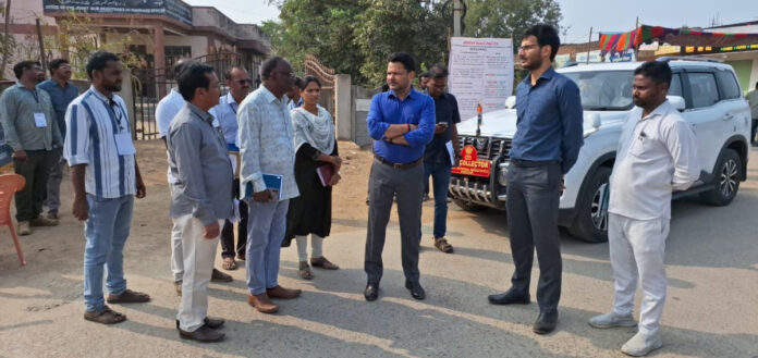 నామినేషన్ కేంద్రాన్ని పరిశీలించిన జనరల్ అబ్జర్వర్