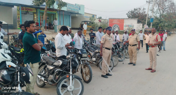 సురక్షిత ప్రయాణానికి హెల్మెట్ తప్పనిసరి