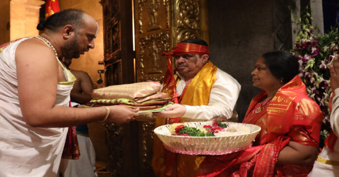 స్వర్ణ గిరి లో మంత్రి వర్గం ప్రభాకర్ ప్రత్యేక పూజలు