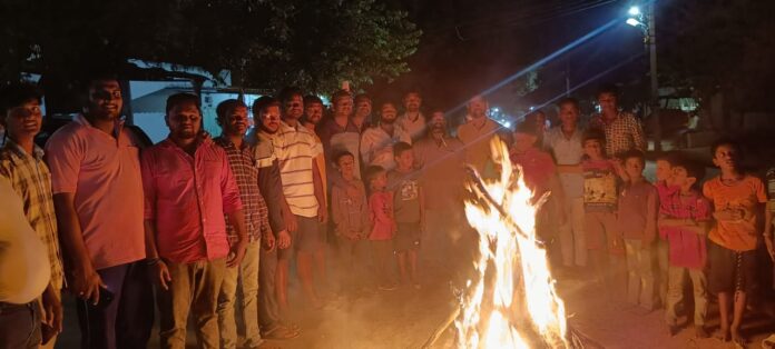తిమ్మాపురంలో భోగి మంటలు..