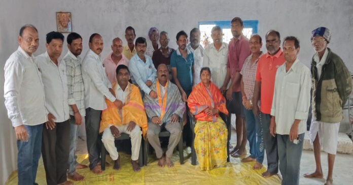 సర్పంచ్ దంపతులకు సన్మానం