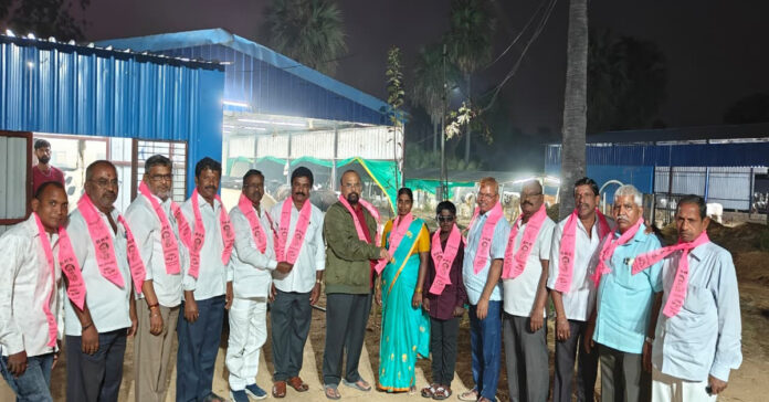 మాజీ వార్డు సభ్యురాలు మోతె కనకమ్మ వెంకటేష్ బిఆర్ఎస్లో చేరిక