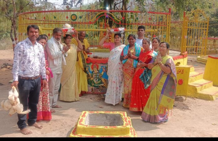 అట్టహసంగా ప్రారంభమైన సమ్మక్క-సారక్క జాతర..