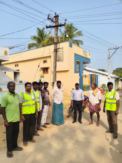 శిథిలావస్థ కరెంటు స్తంభాల పరిశీలన