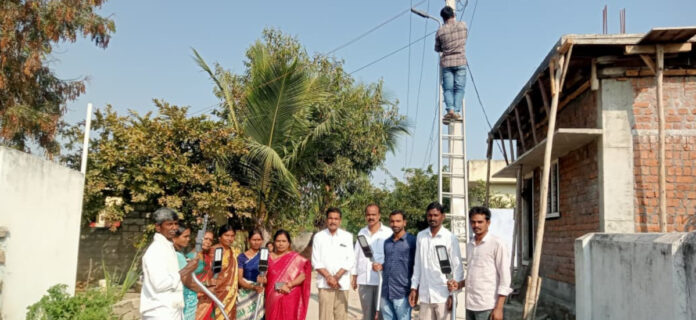 లక్ష్మీదేవి గూడెంలో వీధిలైట్ల ఏర్పాటు..