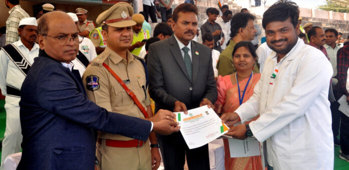 జుక్కల్ ఉత్తమ మెడికల్ ఆఫీసర్ గా విట్టల్