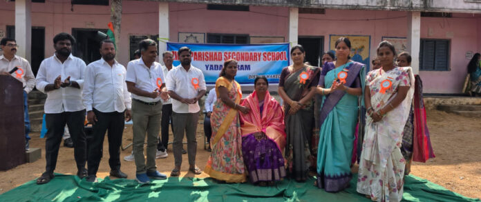 అందరం కలిసి గ్రామాన్ని అభివృద్ధి చేసుకుందాం