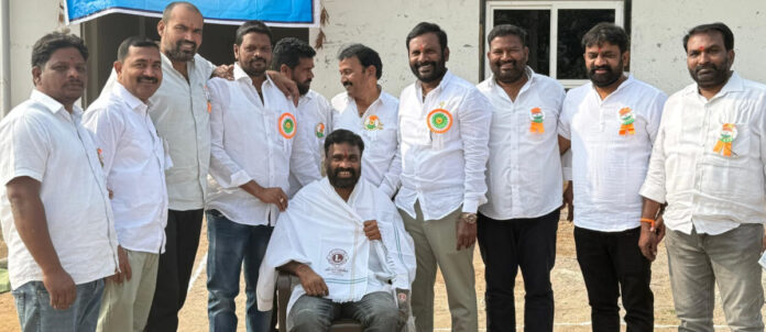 Lions Club members felicitate Lukka Gangadhar