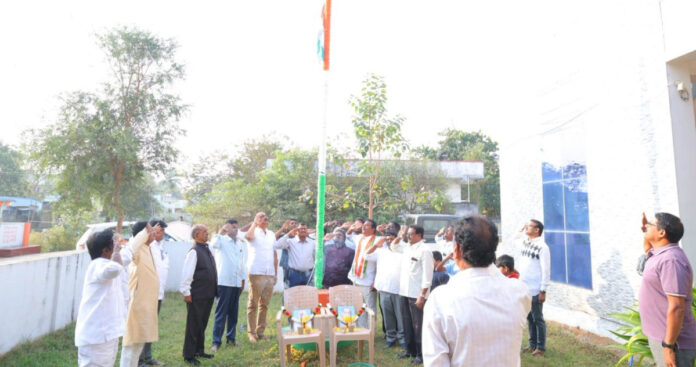 MLA Jare unfurls the national flag