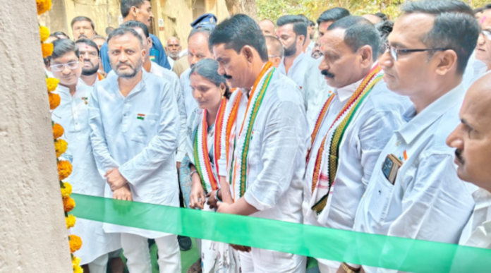 MLA congratulates Sarpanch for building waiting hall