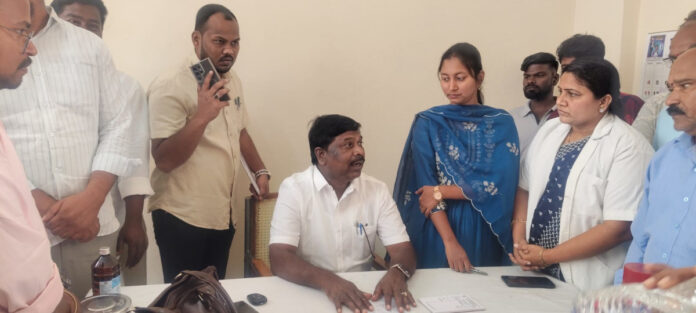 MLA inspects social health center