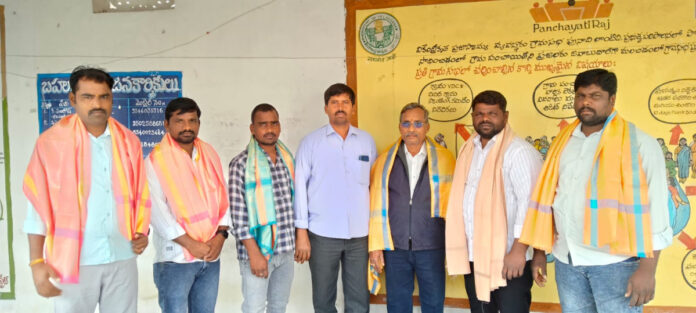 పోతంగల్ ఖుర్దు పాలకవర్గ సభ్యులకు సన్మానం