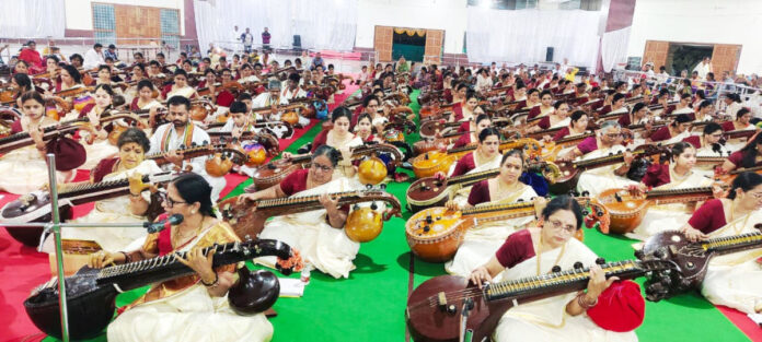 బాసర ఆలయంలో అలరించిన సంగీత కచేరి