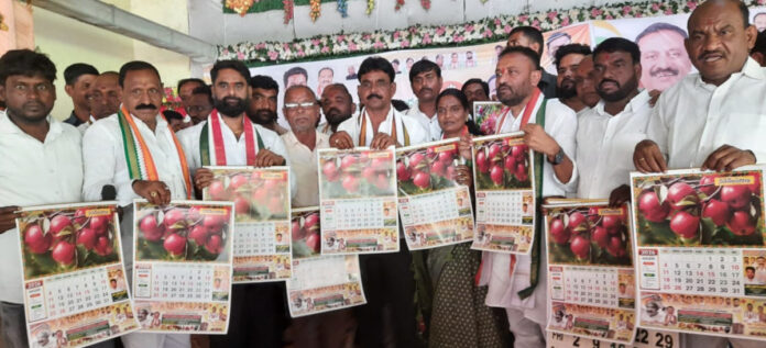 Nava Telangana stands on the side of the people and the workers.