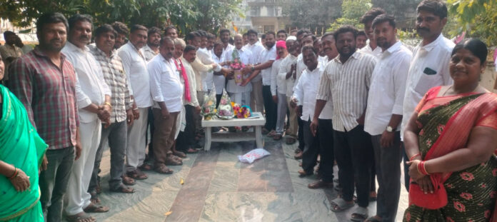 Nunatha Sarpanchs meet former MLA Baji Reddy