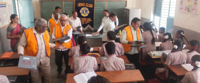 కష్టపడి చదివినప్పుడే భవిష్యత్తులో రాణిస్తారు