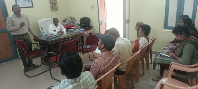 మండల పరిషత్ కార్యాలయంలో ఫిజియోథెరపీ క్యాంపు