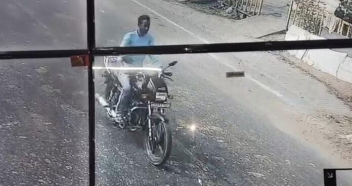 Police arrest two-wheeler thief