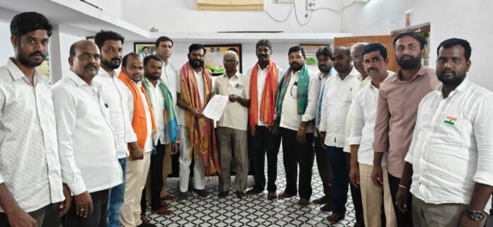 సర్పంచుల సంఘం మండల అధ్యక్షులుగా రమేష్ నాయక్