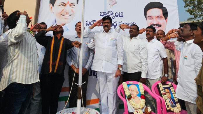 ఎమ్మెల్యే క్యాంప్ కార్యాలయంలో గణతంత్ర వేడుకలు