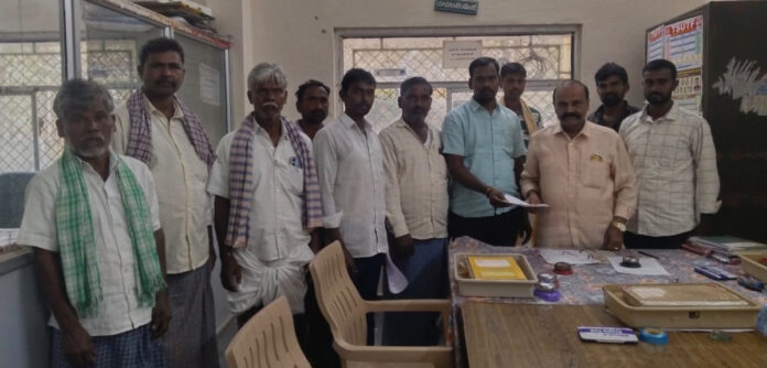 కోళ్ల షెడ్డు ఏర్పాటు నిలిపివేయాలని వినతి