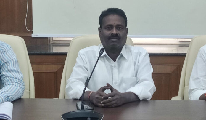 Rs. 2 lakh assistance.. Joy of the disabled