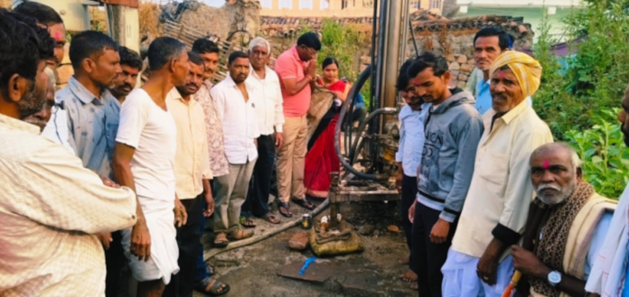 పెద్ద షక్కర్గాలో బోరు వేయించిన సర్పంచ్ విశాలాక్షి