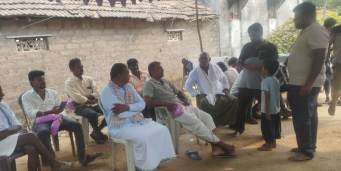 మృతుని కుటుంబానికి సర్పంచ్ పరామర్శ