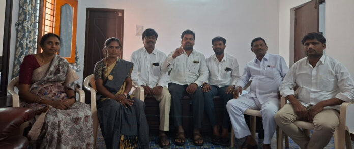 సర్పంచులు ఐక్యంగా ఫోరం ఏర్పాటు చేసుకోవాలి