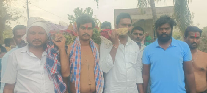 Sarpanchs visited the family of the deceased.