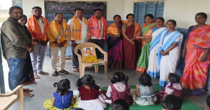 మహిళ శక్తికి మార్గదర్శి సావిత్రిబాయి పూలే