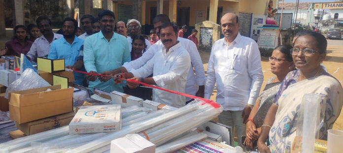 హాస కొత్తూర్ పాఠశాలకు సైన్స్ మెటీరియల్ వితరణ