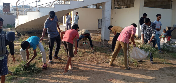 Shramadan in Krishna Mandir