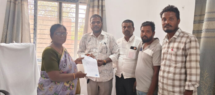 Small farmers should be ensured not to lose land.