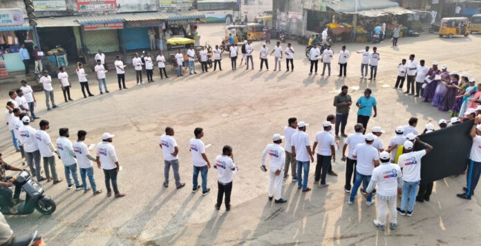 ఓటు హక్కుతో ప్రజాస్వామ్యం బలోపేతం