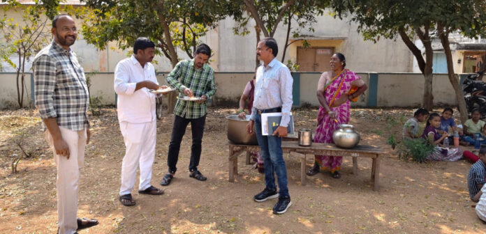 Students should be provided with good food.