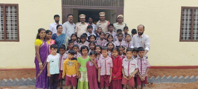 పలు కార్యాలయాలు సందర్శించిన విద్యార్థులు