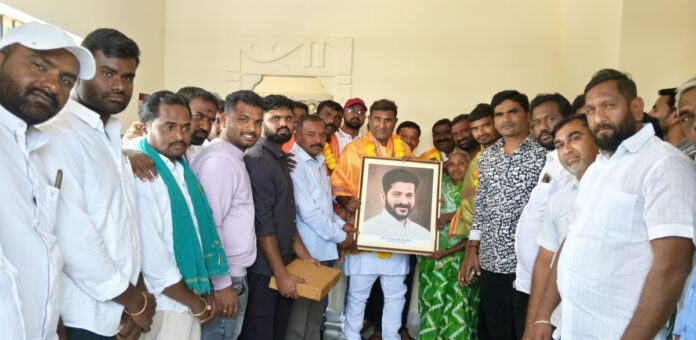 ఇందిరమ్మ గృహ ప్రవేశంలో పాల్గొన్న సునీల్ రెడ్డి